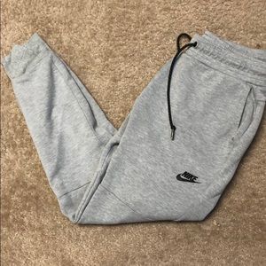 men’s nike joggers